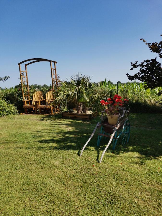 Gite 4 Etoiles Avec Hebergement Insolite - 10 Personnes Foussais エクステリア 写真